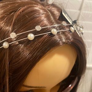 NWT rhinestone and pearl on silver tone double band head band.